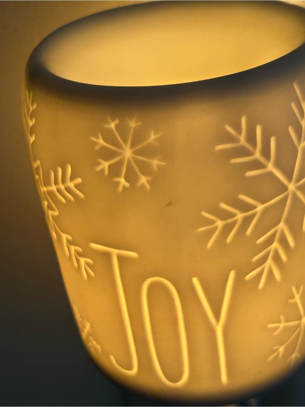 SCENTSY-SPIRIT OF JOY PLUG-IN MINI WARMER, SNOWFLAKE CHRISTMAS